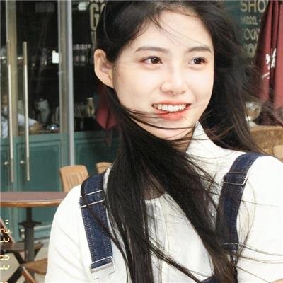 深深腥红